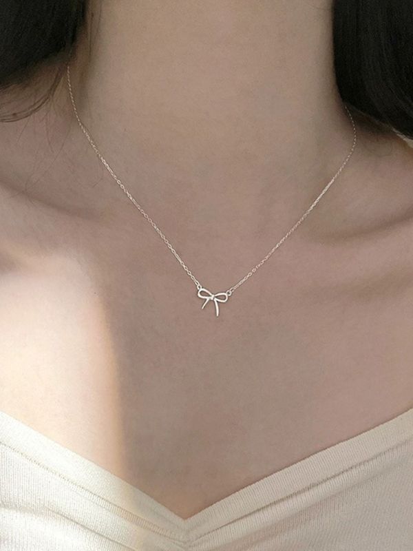 Dainty Silver Bow Pendant Necklace