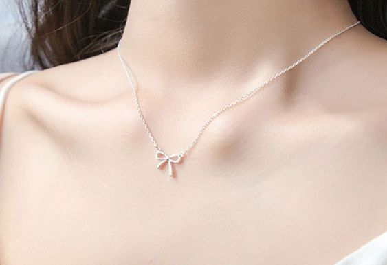 Dainty Silver Bow Pendant Necklace