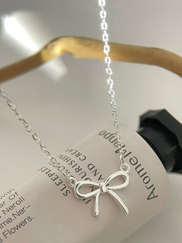 Dainty Silver Bow Pendant Necklace