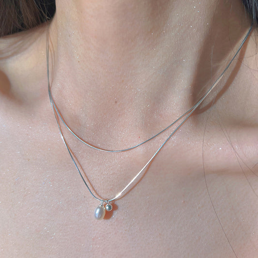 Elegant Double-Layered Silver Necklace with Pearl Charm